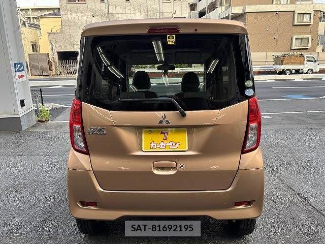 Mitsubishi EK SPACE 2015-11 8207368-17