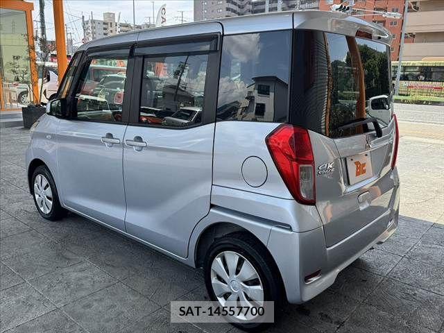 Mitsubishi EK SPACE 2016-08 8412142-12