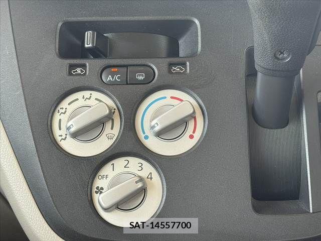 Mitsubishi EK SPACE 2016-08 8412142-16