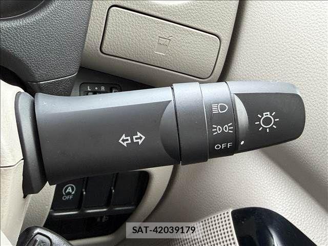 Mitsubishi EK SPACE 2014-05 8658877-26