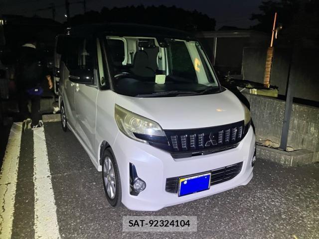 Mitsubishi EK SPACE 2015-08 8207370-1