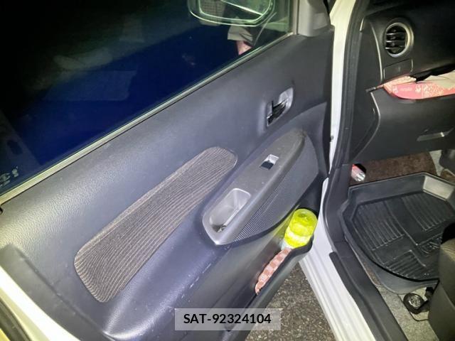 Mitsubishi EK SPACE 2015-08 8207370-24