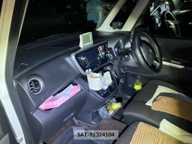 Mitsubishi EK SPACE 2015-08 8207370-26