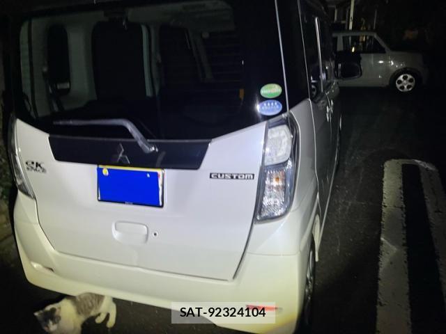 Mitsubishi EK SPACE 2015-08 8207370-2