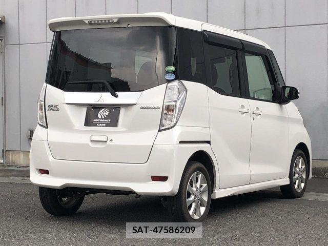 Mitsubishi EK SPACE 2014-04 8207369-17