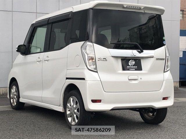 Mitsubishi EK SPACE 2014-04 8207369-18
