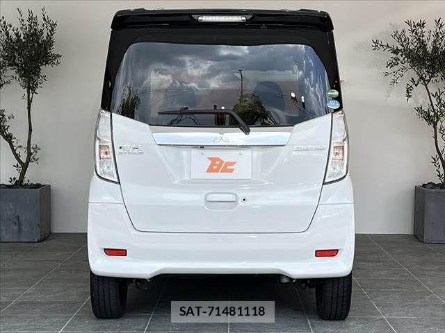 Mitsubishi EK SPACE 2017-08 8741825-13