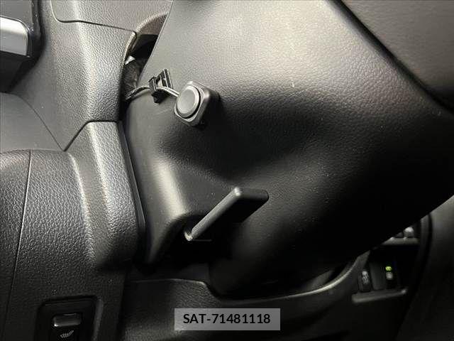 Mitsubishi EK SPACE 2017-08 8741825-26