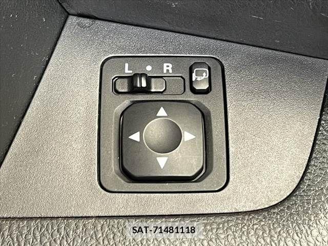 Mitsubishi EK SPACE 2017-08 8741825-27