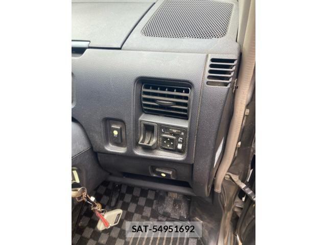 Mitsubishi EK SPORT 2002-01 8828861-18