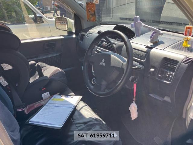 Mitsubishi EK WAGON 2005-06 6904624-19