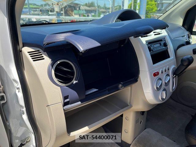 Mitsubishi EK WAGON 2011-01 7217868-5