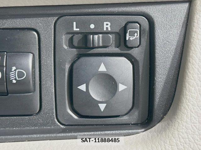 Mitsubishi EK WAGON 2015-11 7454101-5