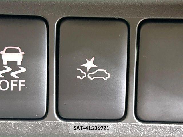 Mitsubishi EK WAGON 2018-03 7902559-3
