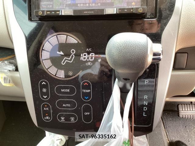 Mitsubishi EK WAGON 2015-12 8129902-17