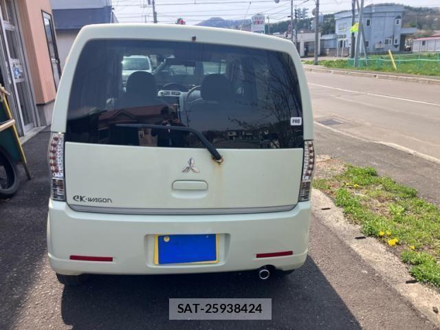Mitsubishi EK WAGON 2011-09 6904626-3