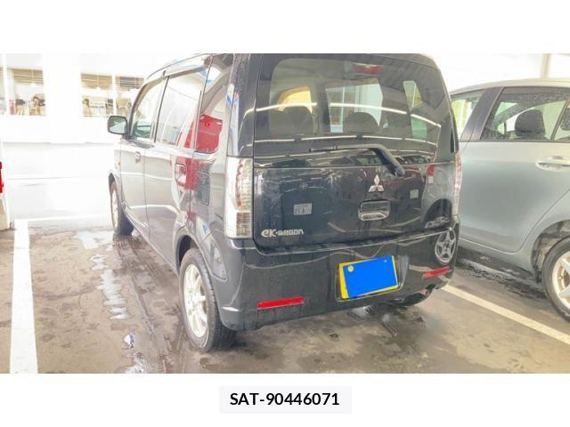 Mitsubishi EK WAGON 2010-06 8035362-3