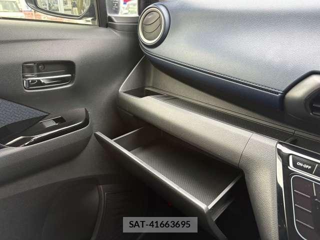 Mitsubishi EK X 2021-04 7217919-18