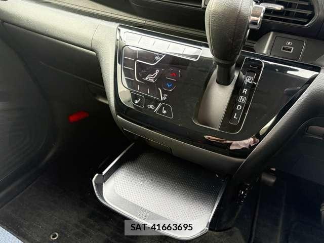 Mitsubishi EK X 2021-04 7217919-23