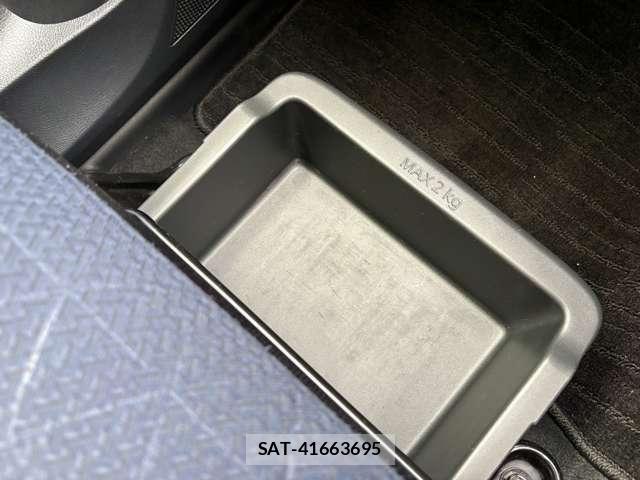 Mitsubishi EK X 2021-04 7217919-26