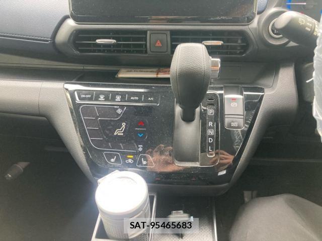 Mitsubishi EK X 2020-07 8438093-12
