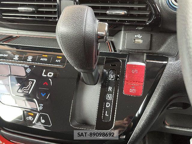 Mitsubishi EK X 2019-09 8035364-19