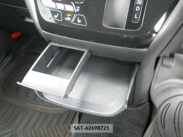 Mitsubishi EK X 2019-05 8412177-24