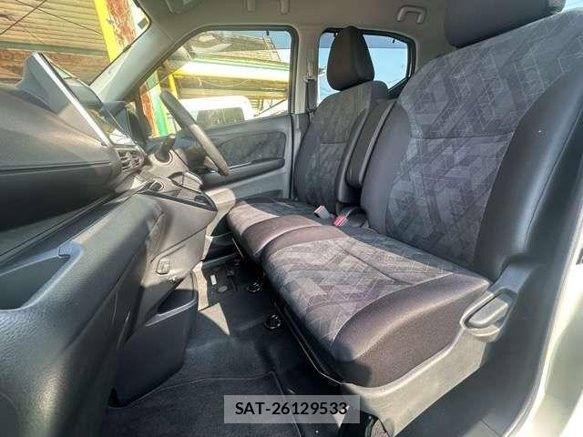 Mitsubishi EK X 2022-11 8561774-4