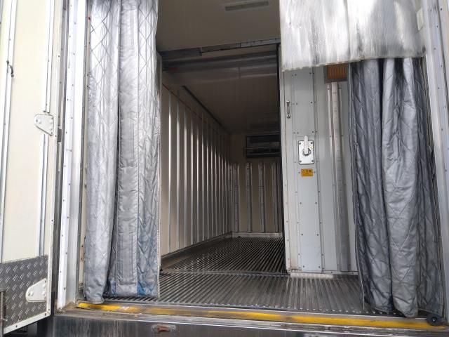 Isuzu ELF TRUCK 2017-07 468622-3