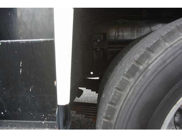 Isuzu ELF TRUCK 2015-05 481615-9