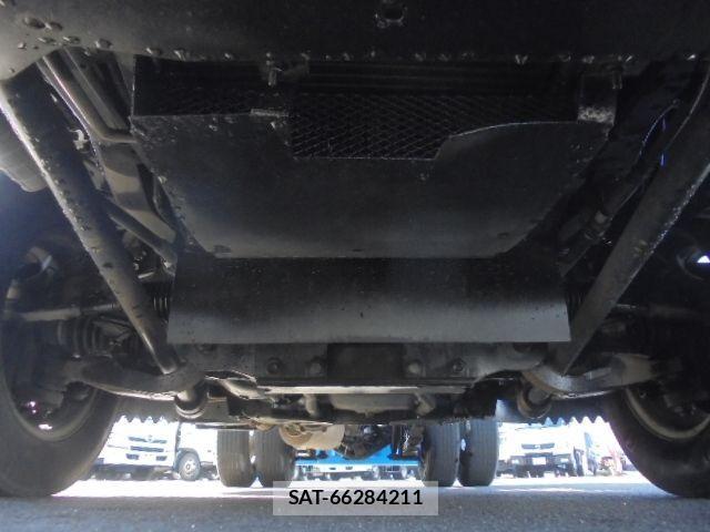 Isuzu ELF TRUCK 2004-01 515968-18