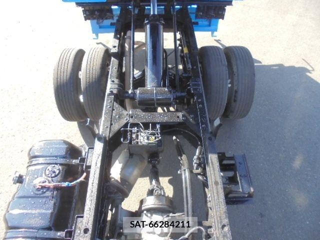 Isuzu ELF TRUCK 2004-01 515968-19
