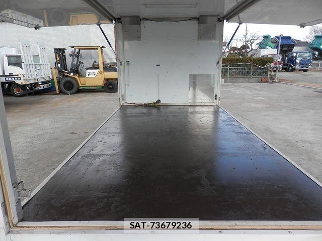 Isuzu ELF TRUCK 2007-03 688774-9