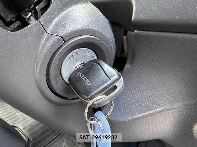 Isuzu ELF TRUCK 2012-07 849552-13