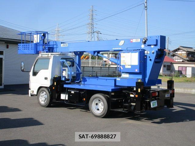 Isuzu ELF TRUCK 2014-01 1071597-3