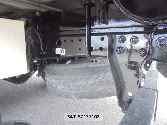 Isuzu ELF TRUCK 2009-05 1122161-23