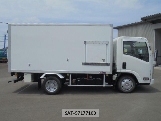 Isuzu ELF TRUCK 2009-05 1122161-8
