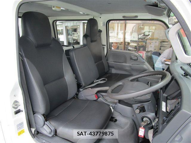 Isuzu ELF TRUCK 2018-05 1204062-13