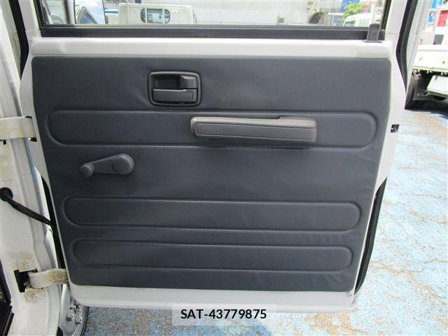 Isuzu ELF TRUCK 2018-05 1204062-21