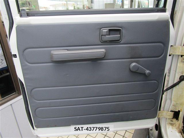 Isuzu ELF TRUCK 2018-05 1204062-22