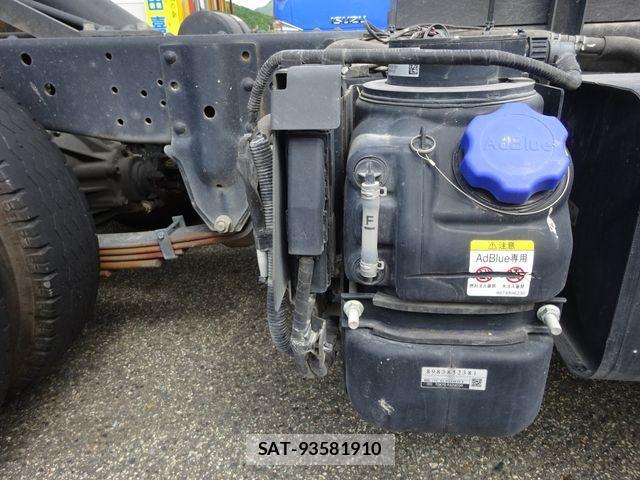Isuzu ELF TRUCK 2023-02 1214358-12