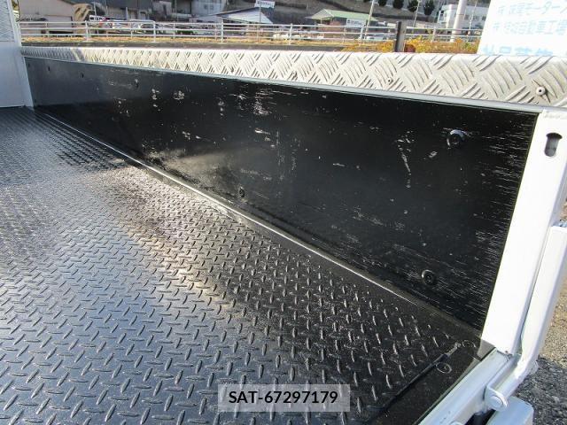 Isuzu ELF TRUCK 2015-10 1220643-9