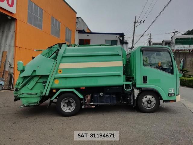 Isuzu ELF TRUCK 2013-02 1220600-3