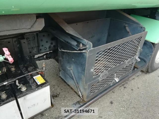 Isuzu ELF TRUCK 2013-02 1220600-8