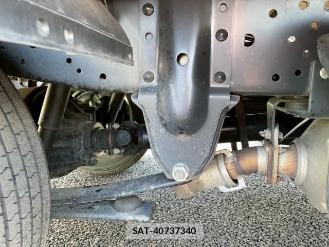 Isuzu ELF TRUCK 2017-04 1227903-18