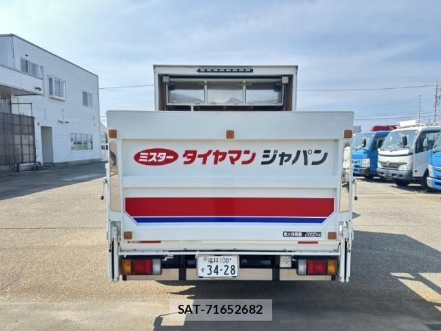 Isuzu ELF TRUCK 2017-03 1235852-12