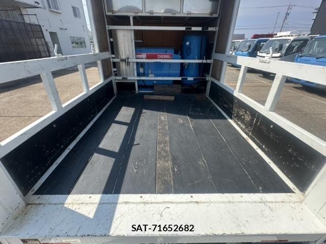 Isuzu ELF TRUCK 2017-03 1235852-15