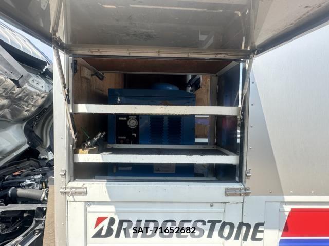 Isuzu ELF TRUCK 2017-03 1235852-19