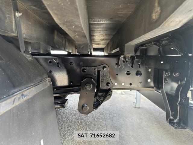 Isuzu ELF TRUCK 2017-03 1235852-22