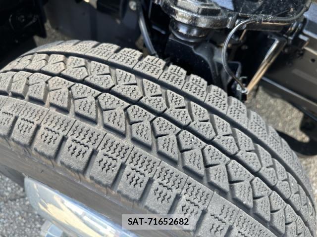 Isuzu ELF TRUCK 2017-03 1235852-27